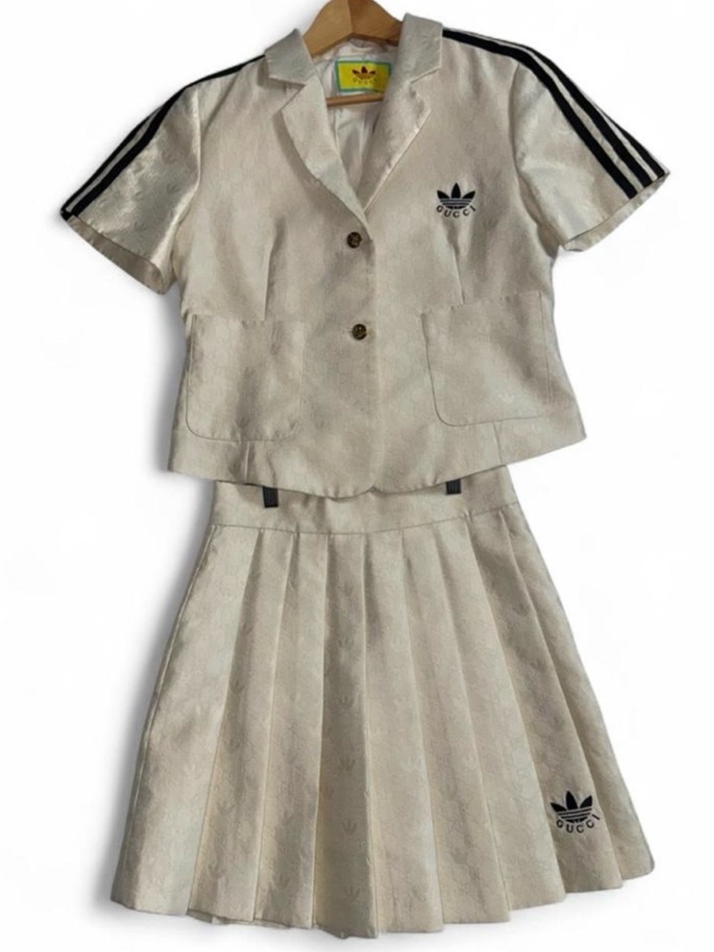 Adidas x Gucci: cream pleated skirt and blazer set - Picture 2 of 8